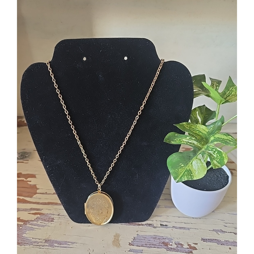 Vtg Gold Tone Oval Photo Locket Pendant Retro Statement Fashion Jewelry Necklace
